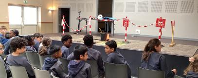 Sortie à la salle Claude Monnet pour des ateliers concernant "Handicap International"