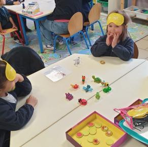 Premier atelier jeux de société en maternelle